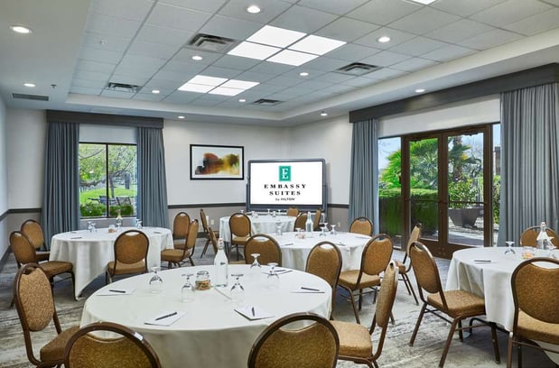 Images Embassy Suites by Hilton Phoenix Scottsdale