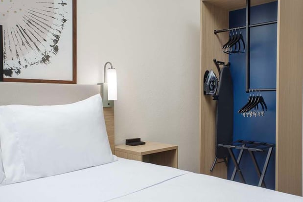Images Spark by Hilton Miami Doral