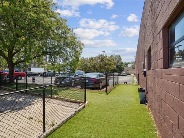 Images LeClaire Apartments