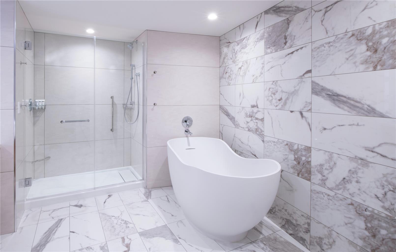 Guest room bath