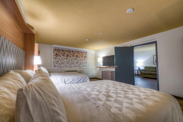 Images Holiday Inn Tacoma Mall by IHG