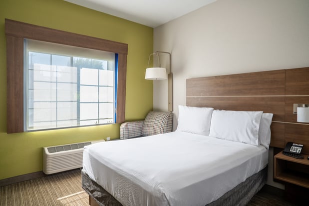 Images Holiday Inn Express & Suites Hesperia by IHG