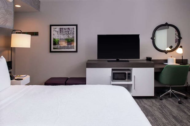 Images Hampton Inn & Suites Winston-Salem Downtown