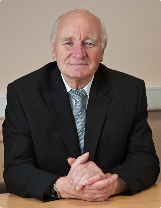 Karl-Heinz Lilienthal
Firmengründer und Gesellschafter, ist gelernter Tischlermeister und leitet das Bestattungsunternehmen seit 1980.