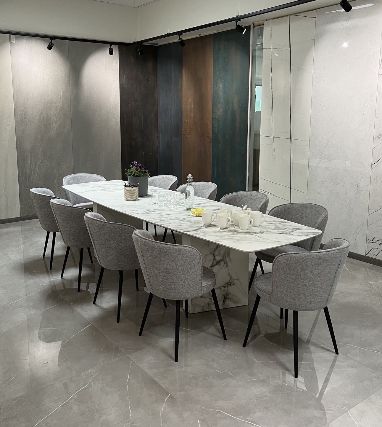 Images Kivipiste Showroom Laattamyymälä