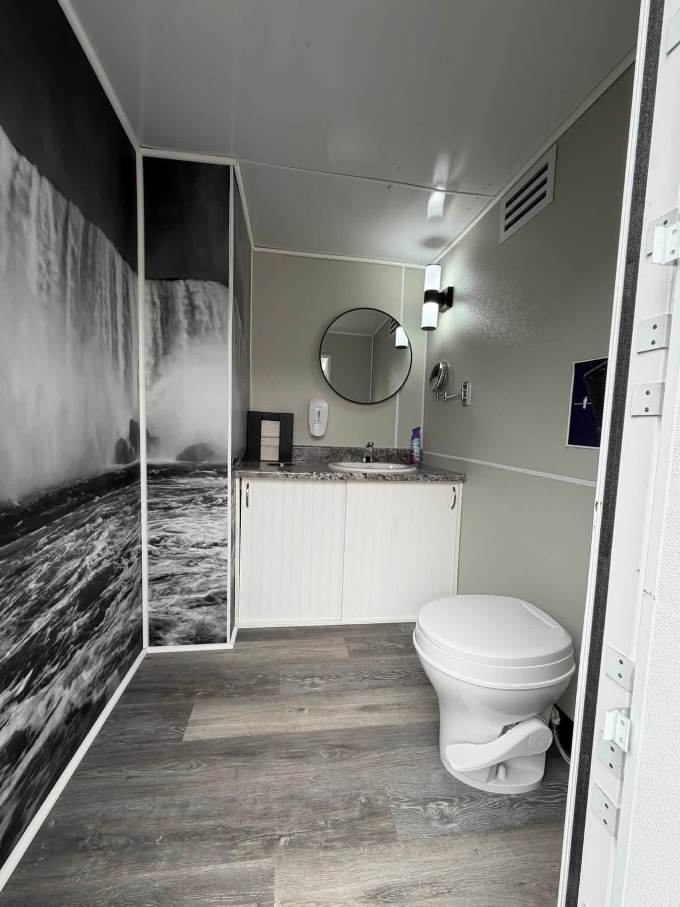 Clean. Elegant. Comfortable. That's the Close Call Rentals difference. Our luxury restroom trailers are perfect for weddings, corporate events, and upscale gatherings.