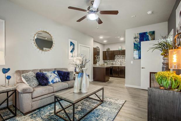 Images Urban Oaks at Conroe