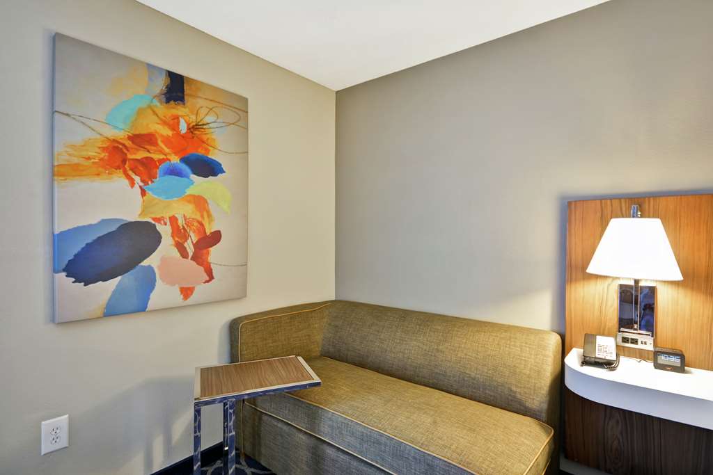 Guest room