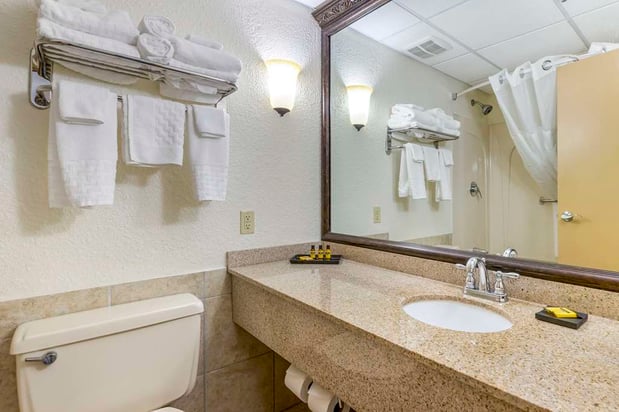 Images Best Western Plus Longbranch Hotel & Convention Center