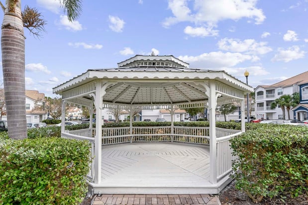 Images Halston World Gateway Apartment Homes