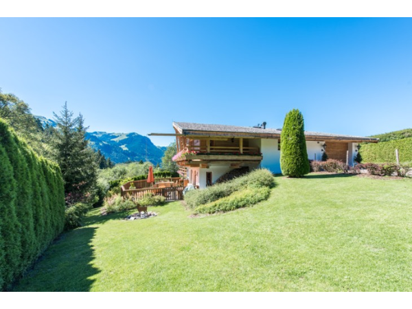 Landhaus Steinbichl GmbH und Co KG, Am Steinbichl 1 in Kitzbühel