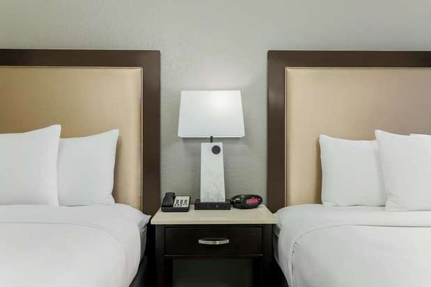 Images DoubleTree by Hilton Hotel Austin - University Area
