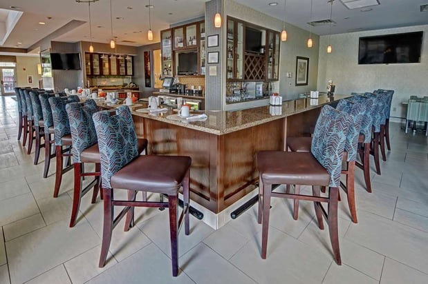 Images Hilton Garden Inn Tulsa Midtown