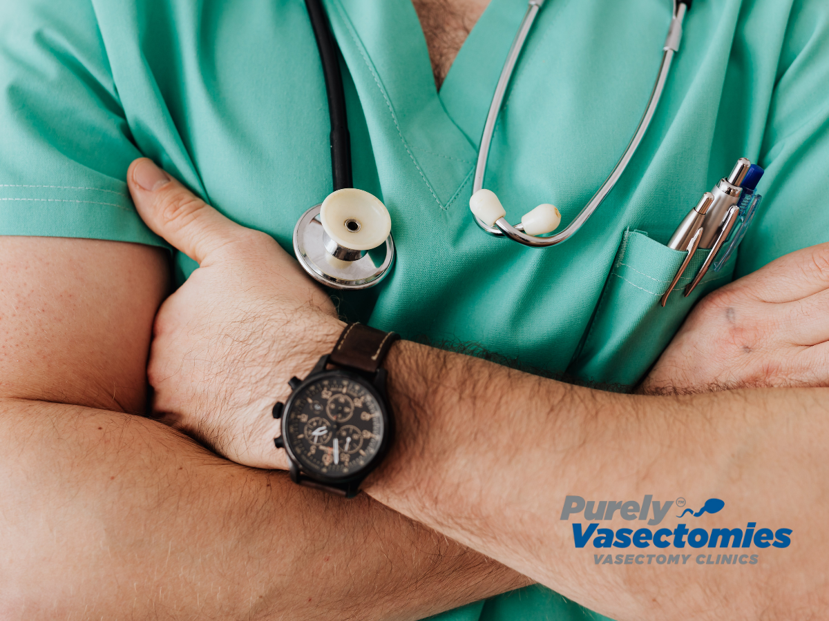 Patient meeting with an experienced vasectomy doctor before treatment