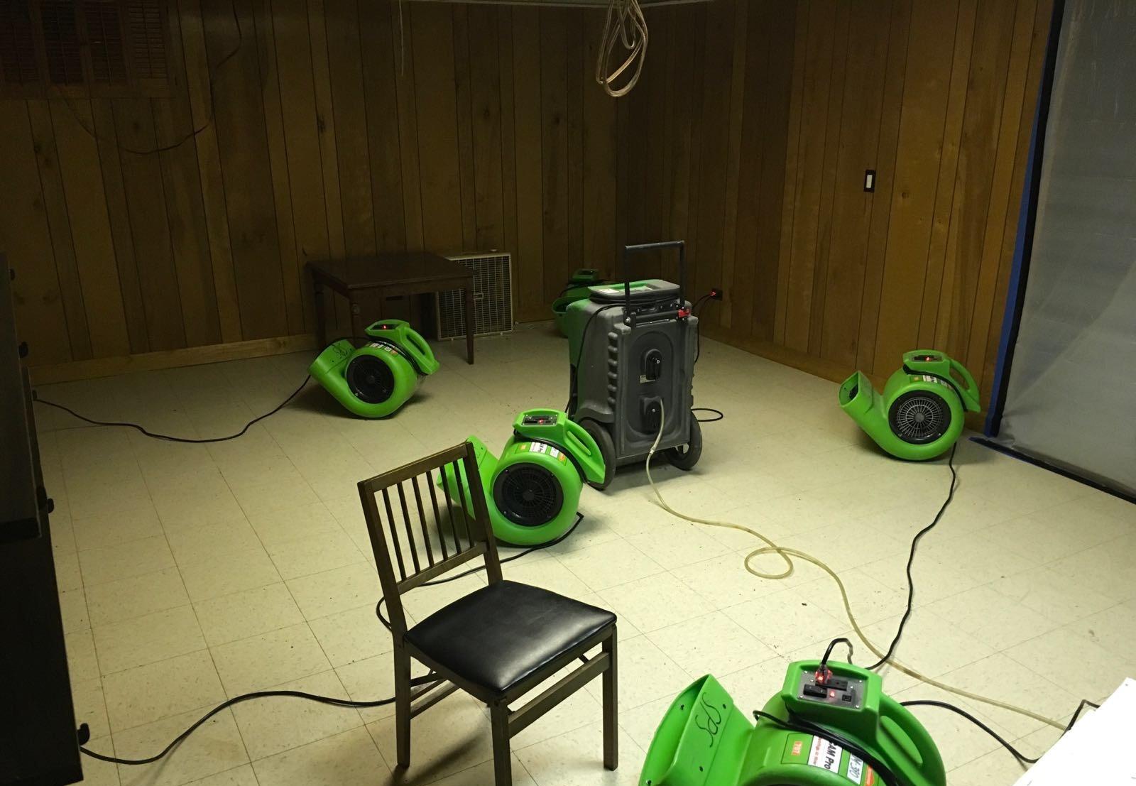 The SERVPRO equipment is up and running after a small water loss.