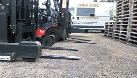 Chris Sales Fork Lift Truck Training St. Neots 01954 718648