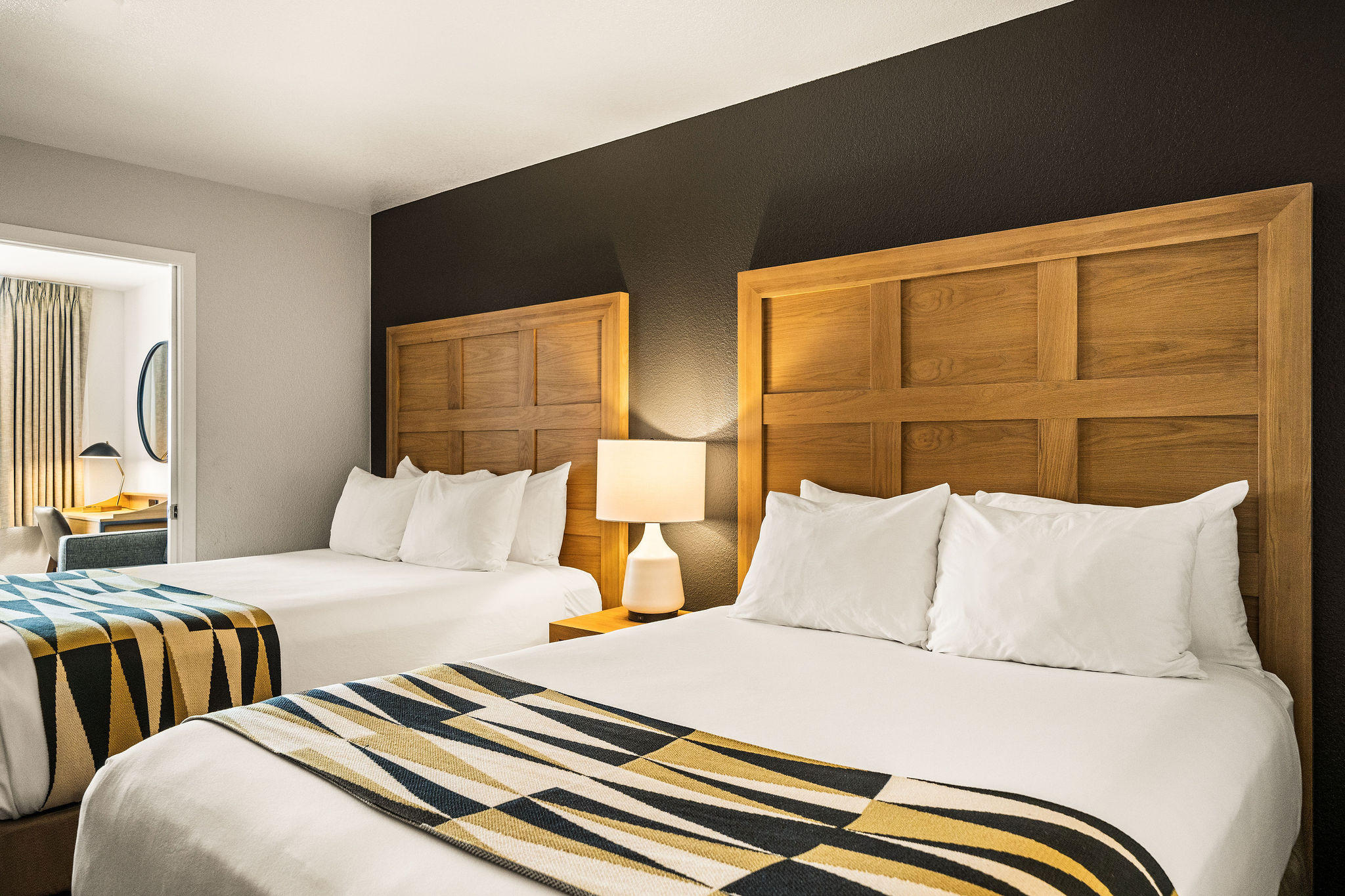 Oxford Suites Redding Guestrooms