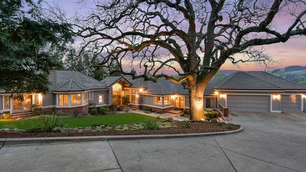 Images Coldwell Banker Realty: Michelle Wilson, Realtor