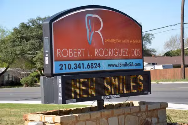 Images Robert L. Rodriguez DDS