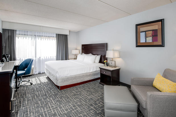 Images Crowne Plaza Milwaukee South, an IHG Hotel