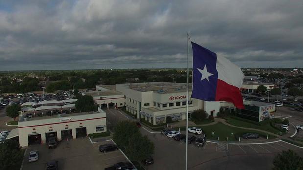Images Lone Star Toyota of Lewisville