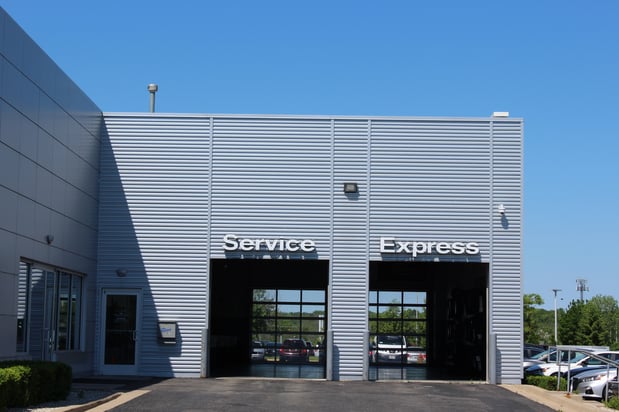 Images Russ Darrow Nissan of Milwaukee Service Center