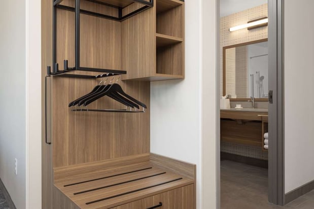 Images Hampton Inn and Suites by Hilton Cottonwood