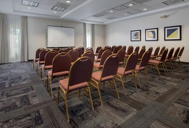 Images Hampton Inn Boston-Logan Airport