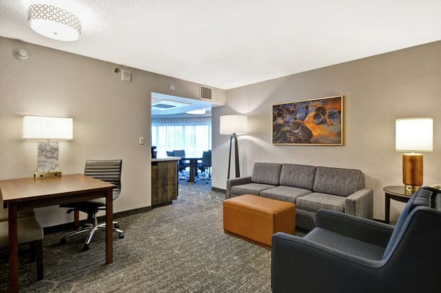Images Embassy Suites by Hilton Minneapolis Airport