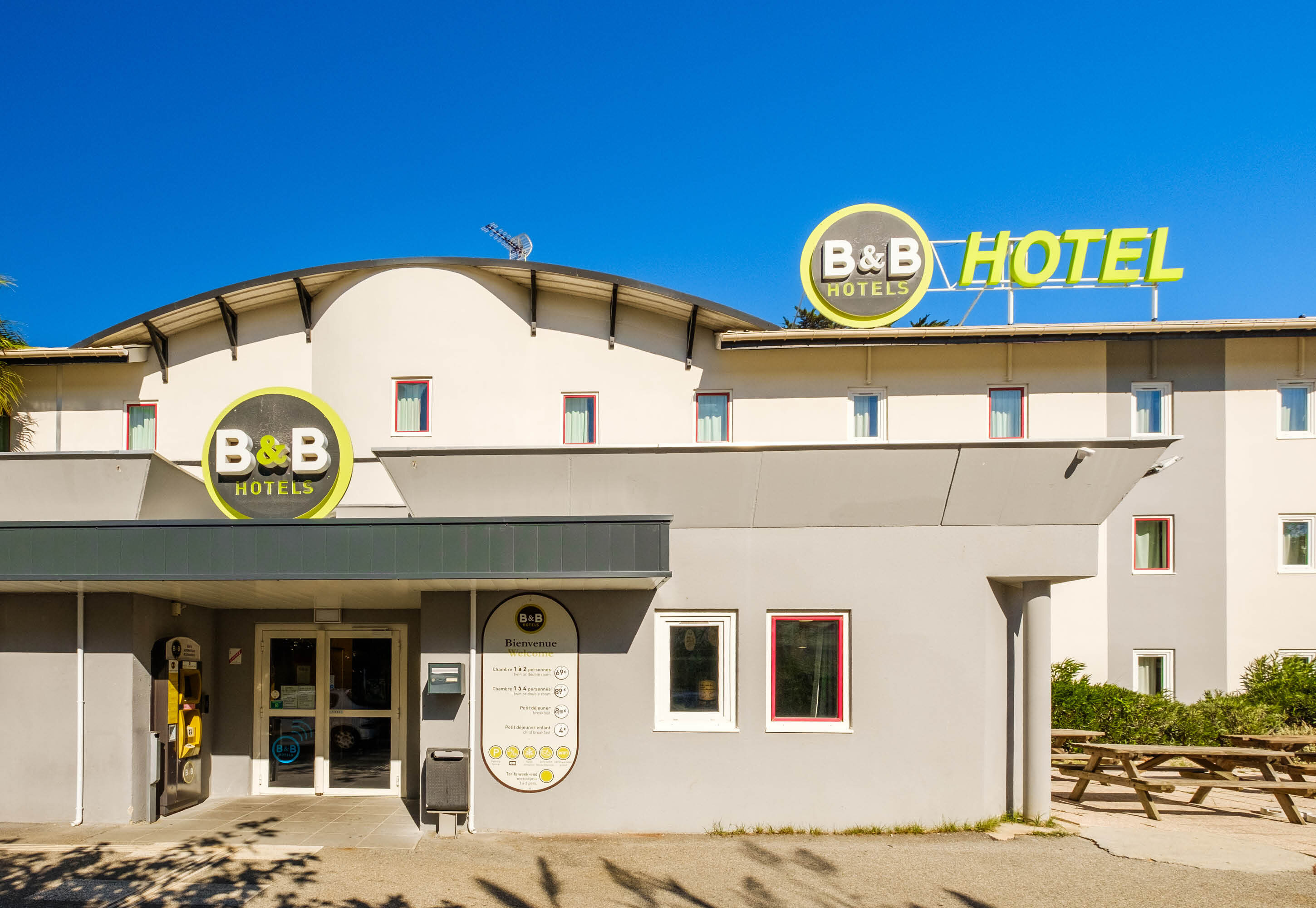 Images B&B HOTEL Villeneuve-Loubet Plage