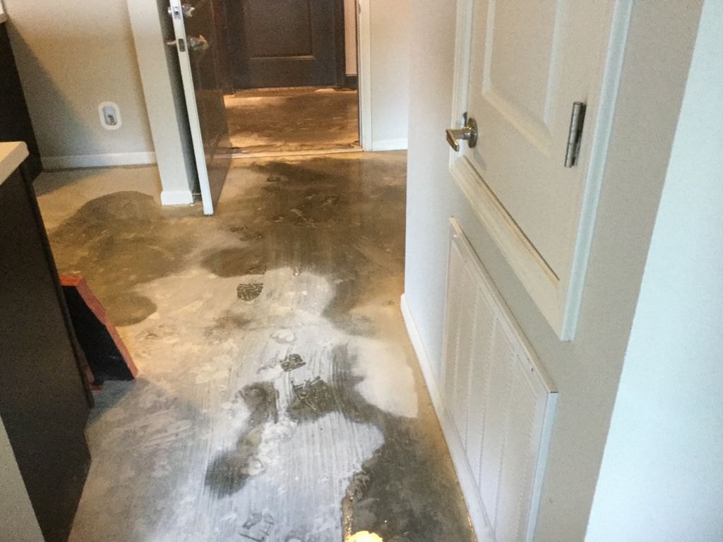 Water damage? Don't worry, call SERVPRO of The Woodlands/ Conroe.