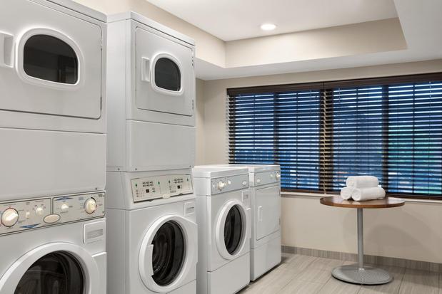 Images Staybridge Suites Fort Wayne by IHG