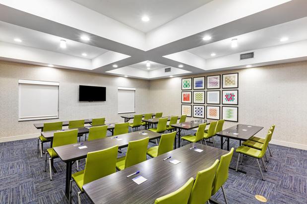Images Holiday Inn Express & Suites Port Arthur Central-Mall Area, an IHG Hotel