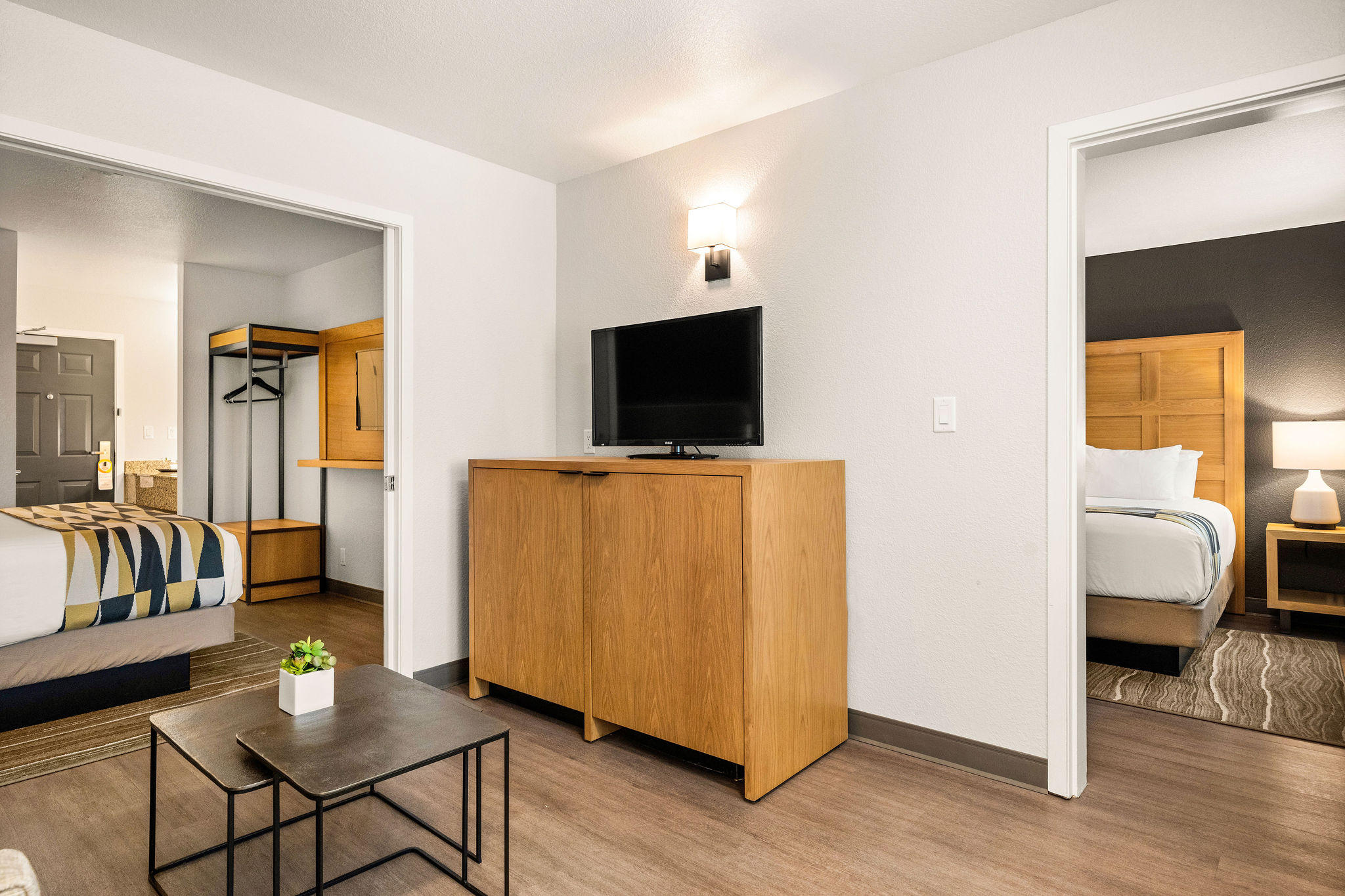 Oxford Suites Redding Guestrooms
