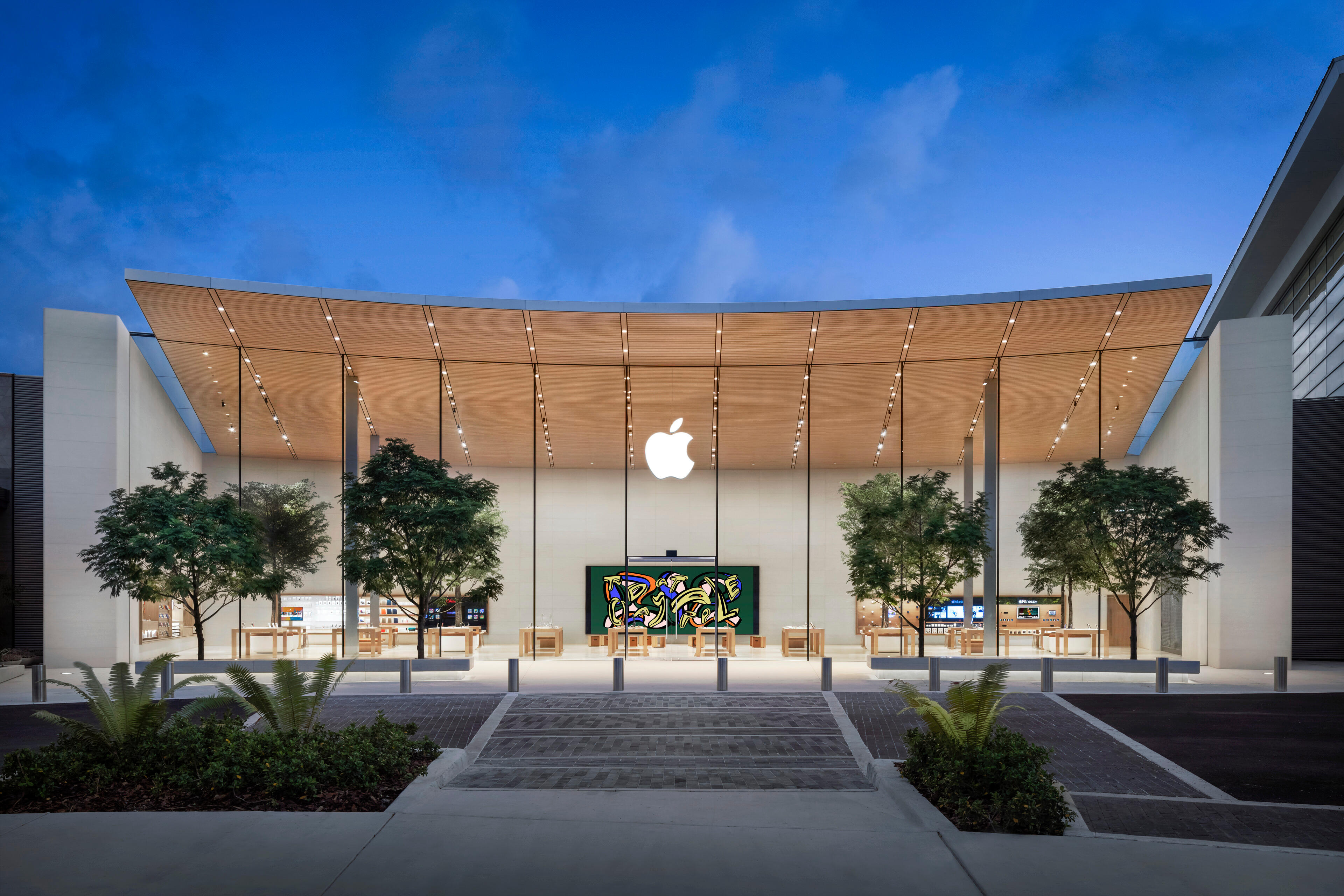 Fun in the sun: All-new Apple Dadeland opens in Miami - 9to5Mac