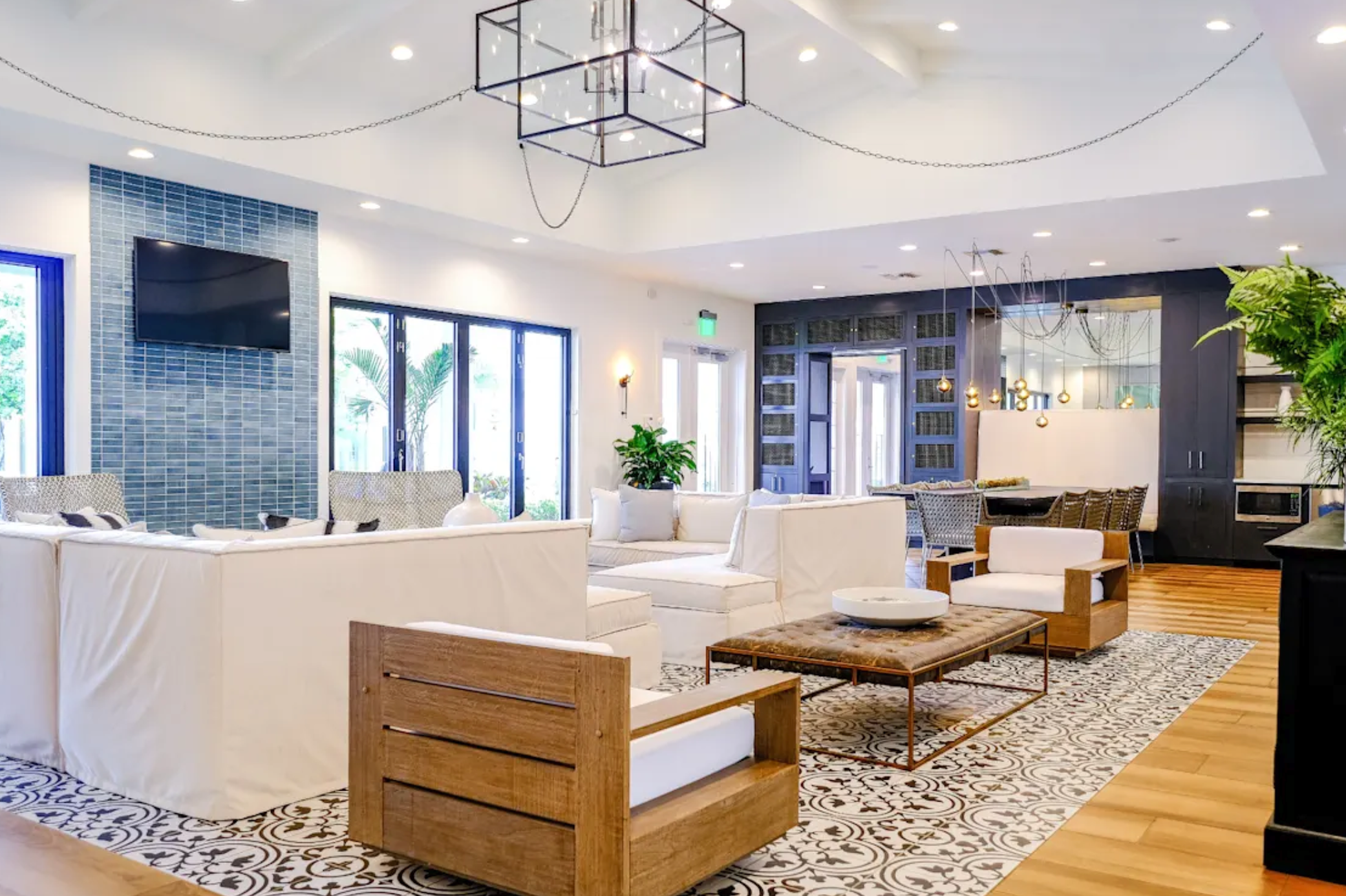 Resident Member Lounge with Complimentary WiFi