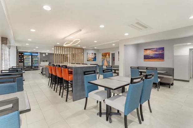 Images Best Western Plus Cleveland Inn & Suites