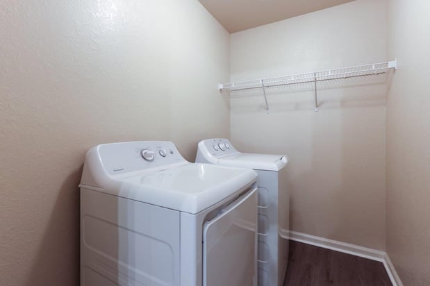 Images Parc at Flowing Wells Apartment Homes