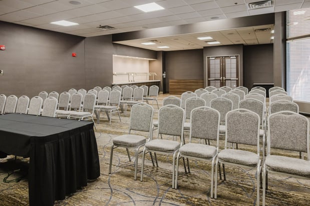 Images Crowne Plaza Suites Msp Airport - Mall of America by IHG