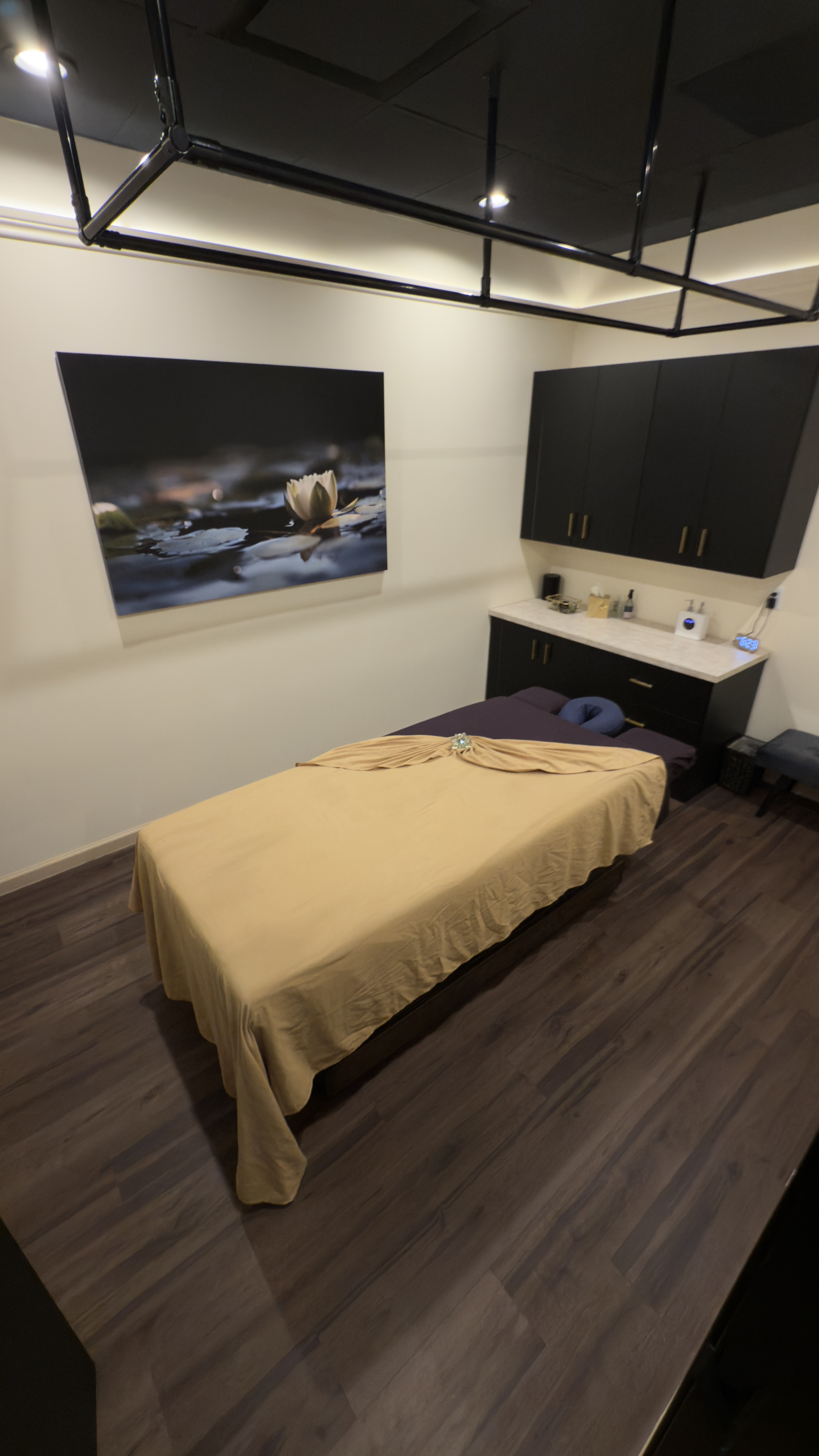 Wellness from Siam - Massage Room with Table and Ashiatsu Support Rails