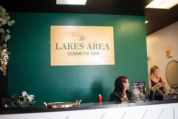 Images Lakes Area Cosmetic Bar