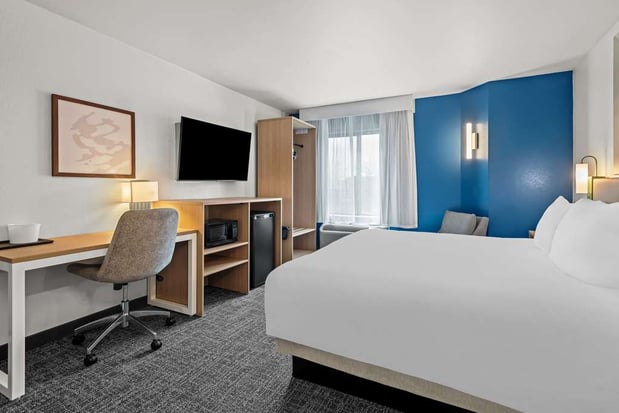 Images Spark by Hilton Oxford