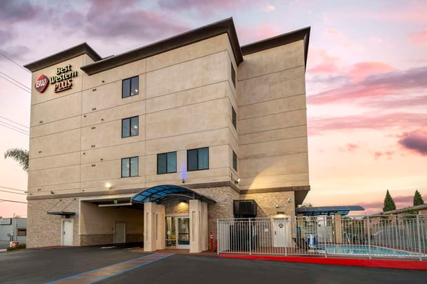 Images Best Western Plus Gardena Inn & Suites