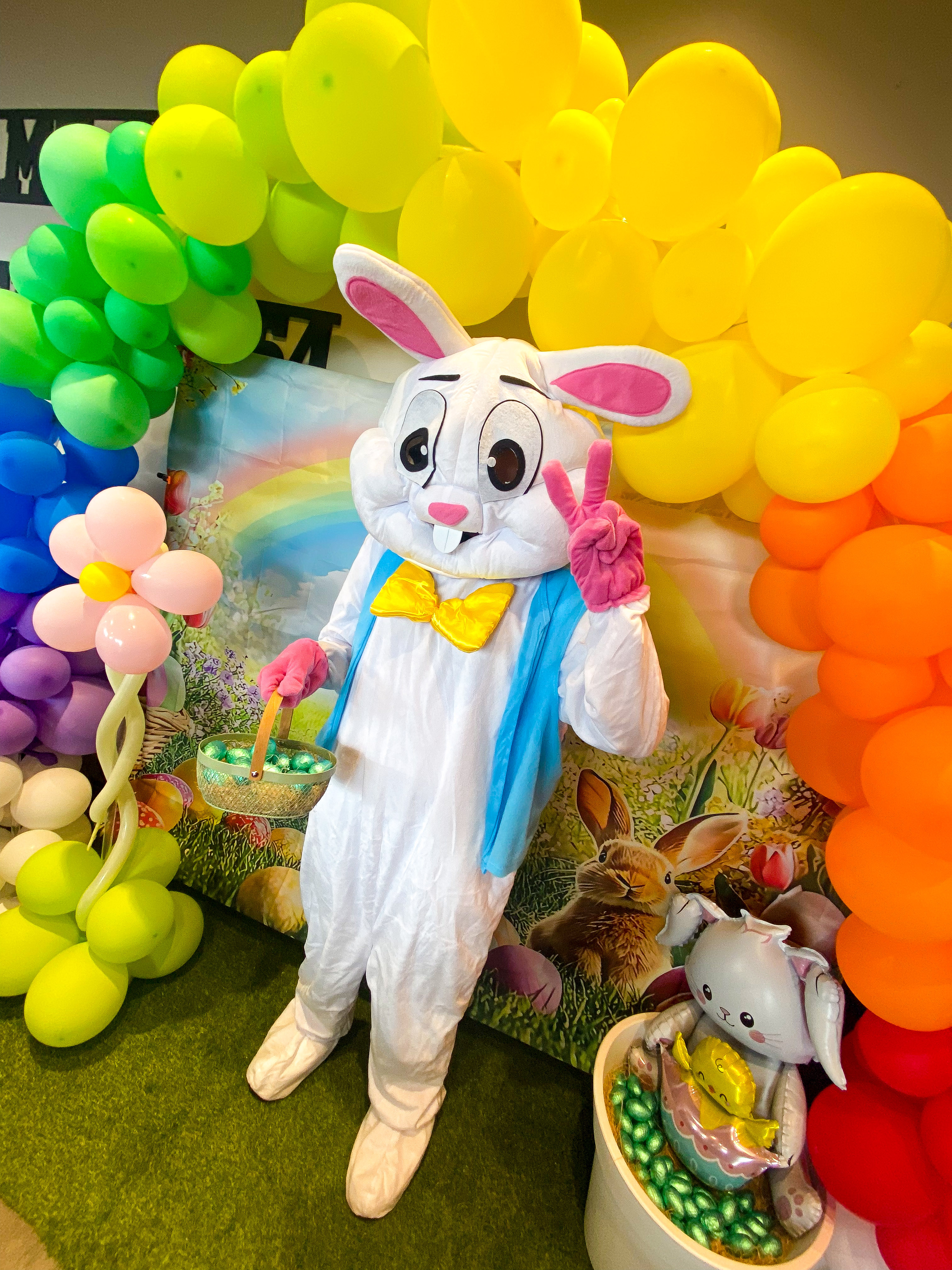 Joyeuses Pâques à tous ! 

À l'occasion de Pâques, nos équipes Burger King vous accueillent dans une ambiance festive et colorée ! 
Notre invité spécial, le lapin de Pâques, est de passage pour le plus grand plaisir des petits (et des grands ).

Au programme : sourires, photos souvenirs et quelques douceurs à partager en famille.

Passez nous voir pour un moment convivial et gourmand