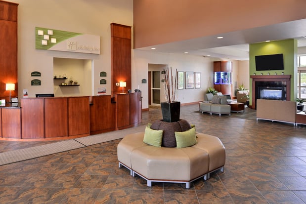Images Holiday Inn Madison at the American Center by IHG