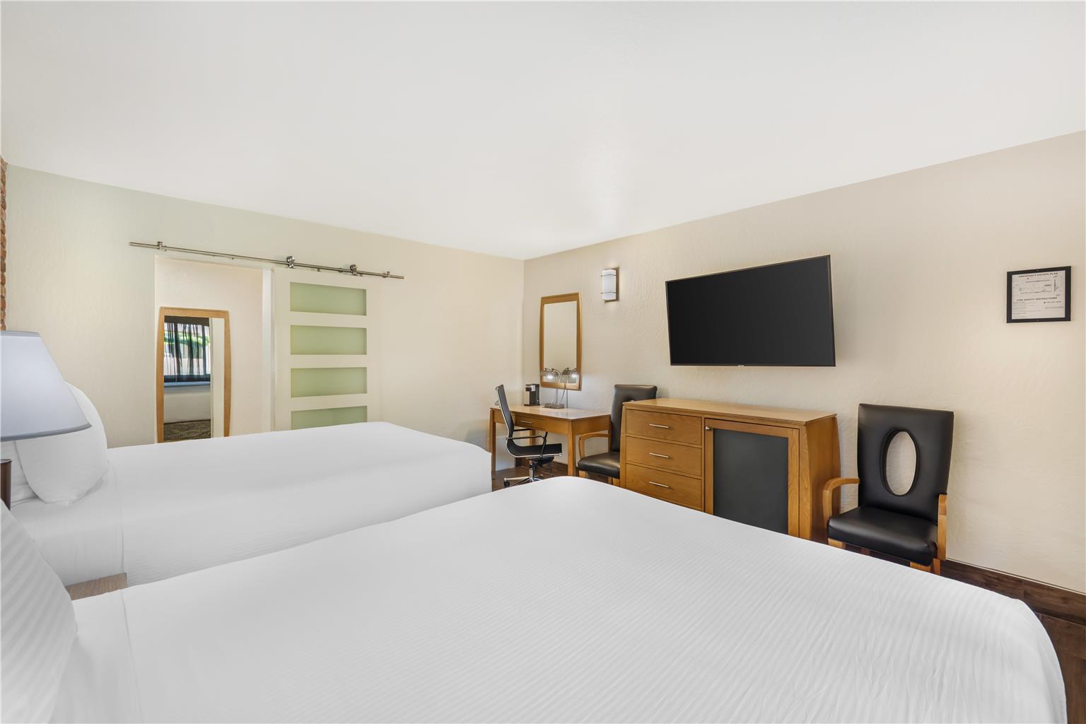 Double Queen - No Balcony