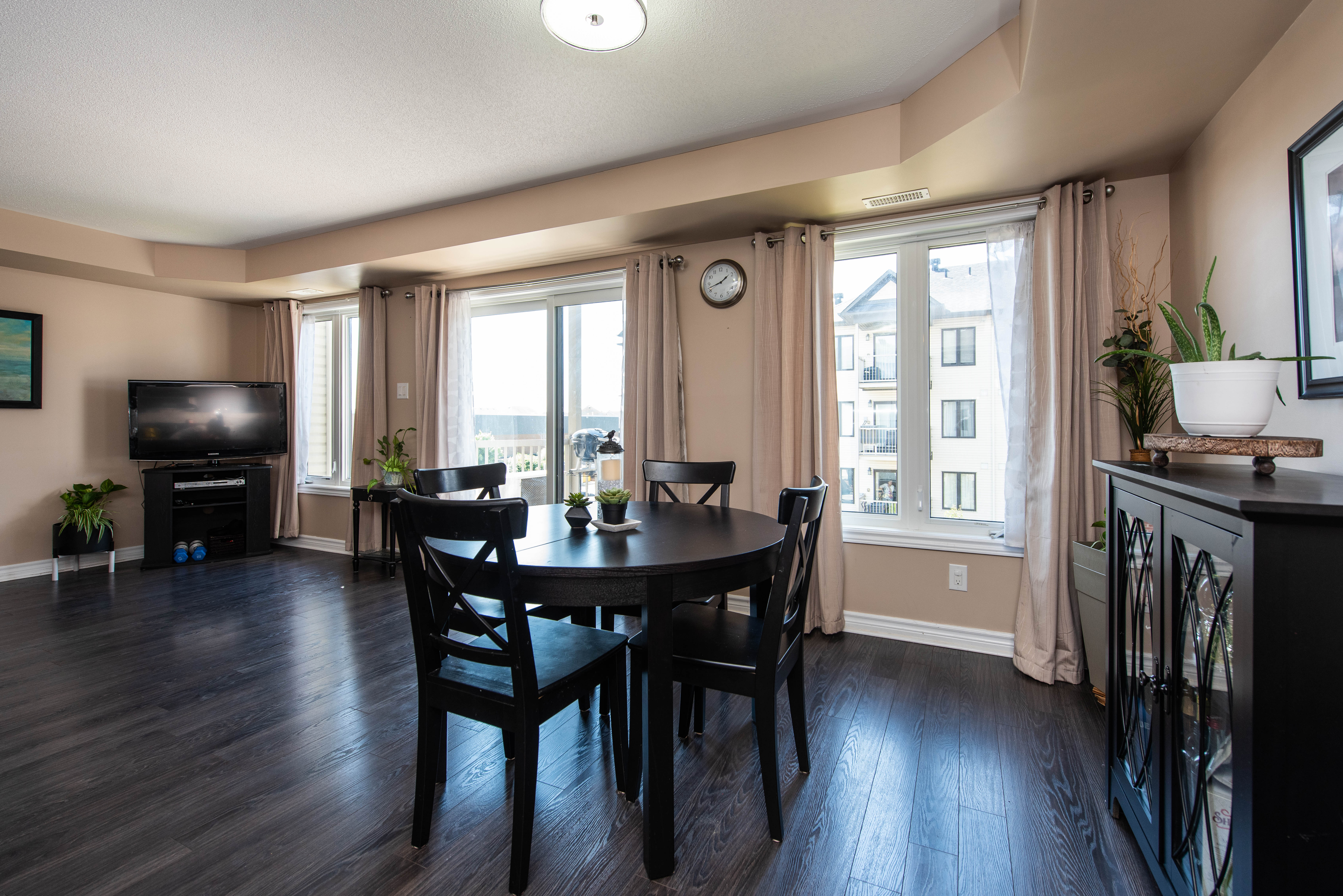 Images Leif Olson - Ottawa Real Estate Agent - Hamre Team RE/MAX Affiliates