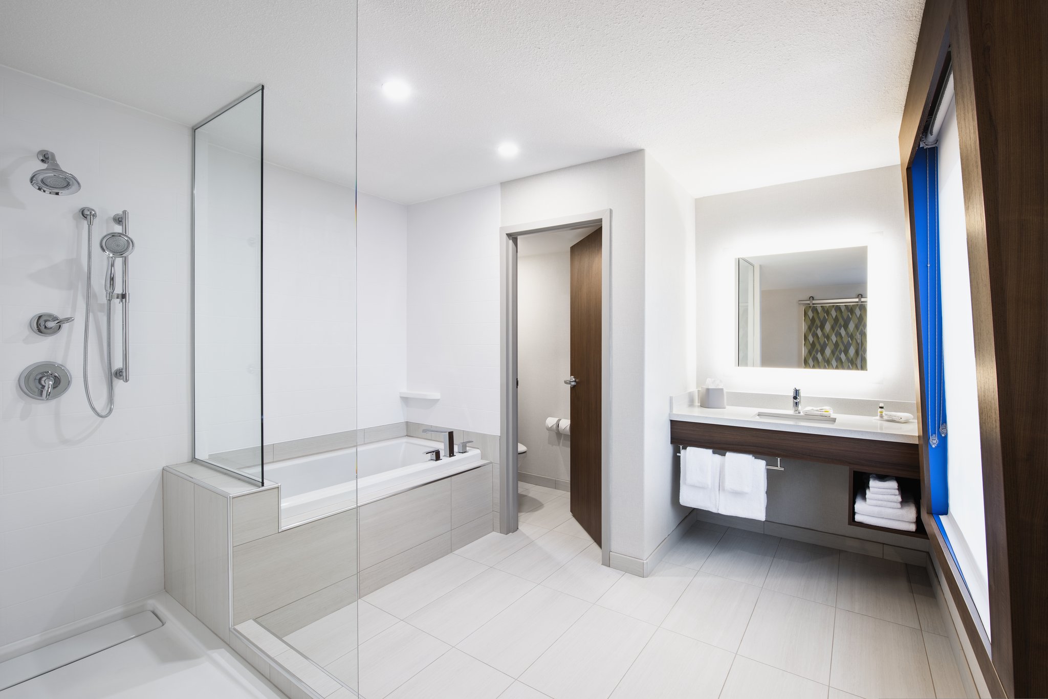 Images Holiday Inn Express & Suites Saskatoon Centre by IHG