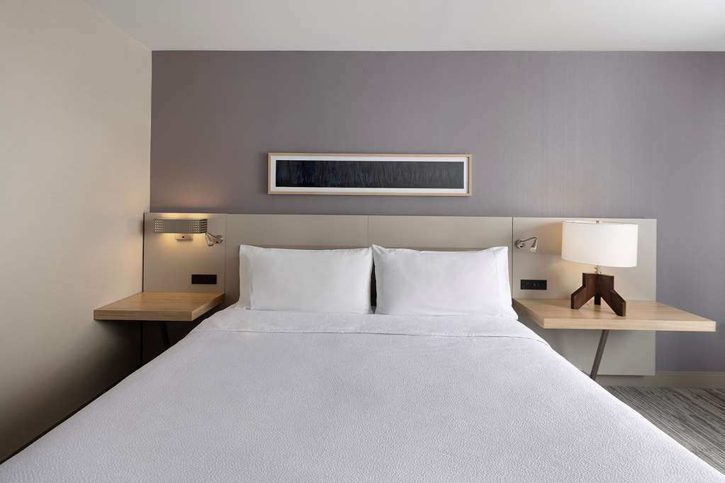 Hilton Garden Inn Queens/JFK Airport