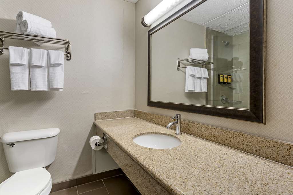 2 Queen Bathroom